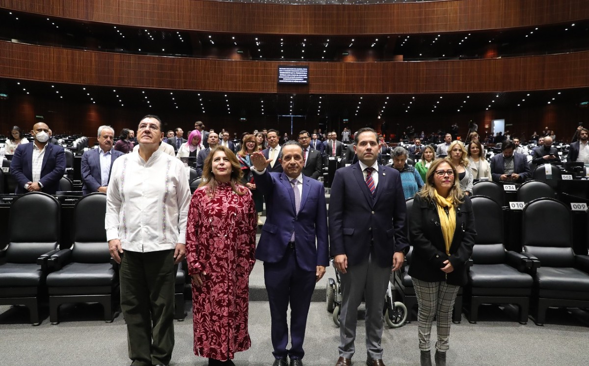 Carlos Joaquín rinde protesta como embajador ante Canadá tras cuestionamientos de legisladores. | Especial