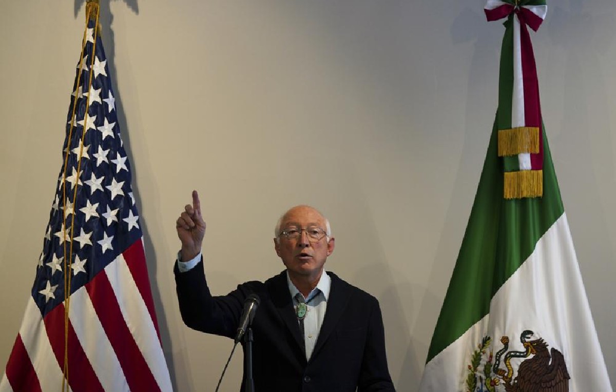 Embajador Ken Salazar anuncia ayuda a migrantes para  México, Centro América y Caribe (AP)