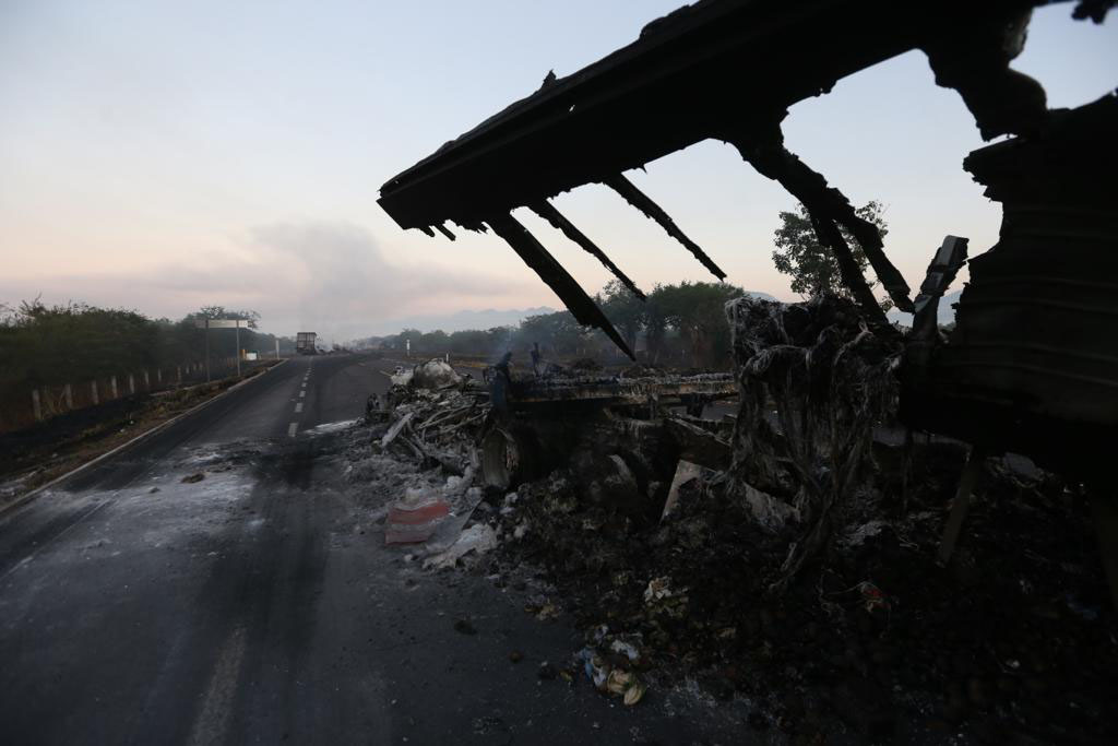 Permanecen bloqueos en la carretera Tepic - Mazatlán.│Jorge Carballo