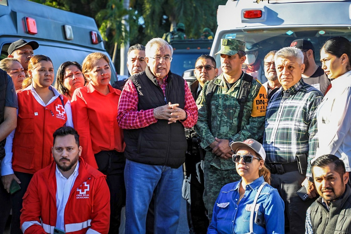 El Gobernador de Sinaloa, Rubén Rocha Moya, dio salida a la caravana humanitaria conformada por instituciones estatales y federales.