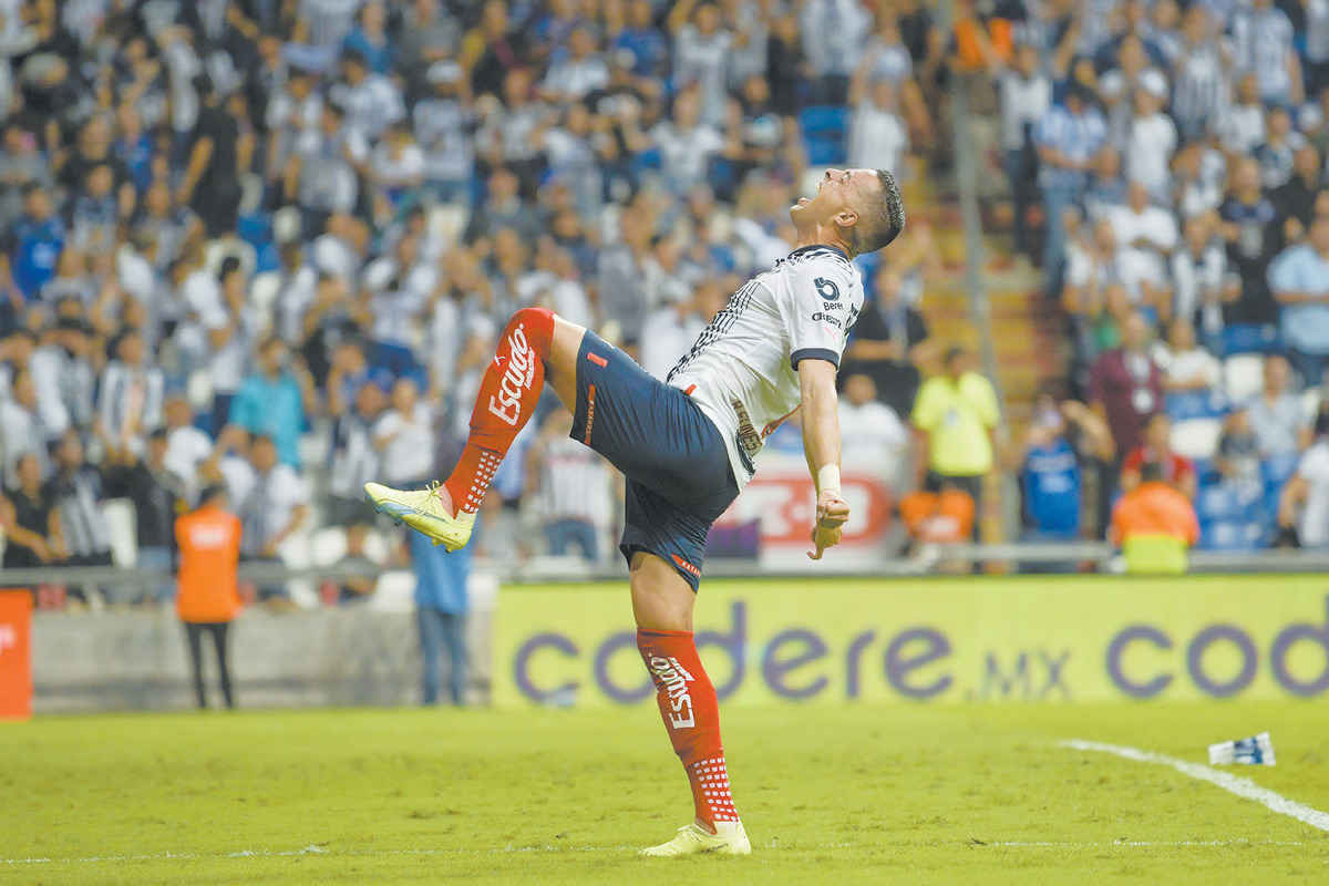 Rogelio Funes Mori va de arranque con Rayados. IMAGO7