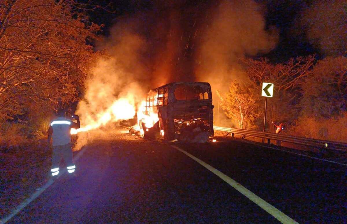 Las autoridades de Protección Civil confirmaron que no se reportan heridos.