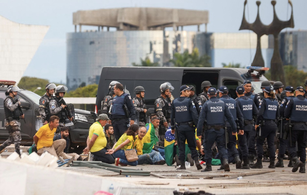 la Policía del Senado informó que había arrestado a 30 personas dentro del Congreso (Reuters)