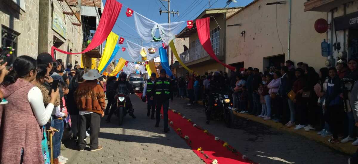 Al ritmo de tambores, danzantes viven procesión de los Santos Reyes Magos 2023 (Usi Toledo)