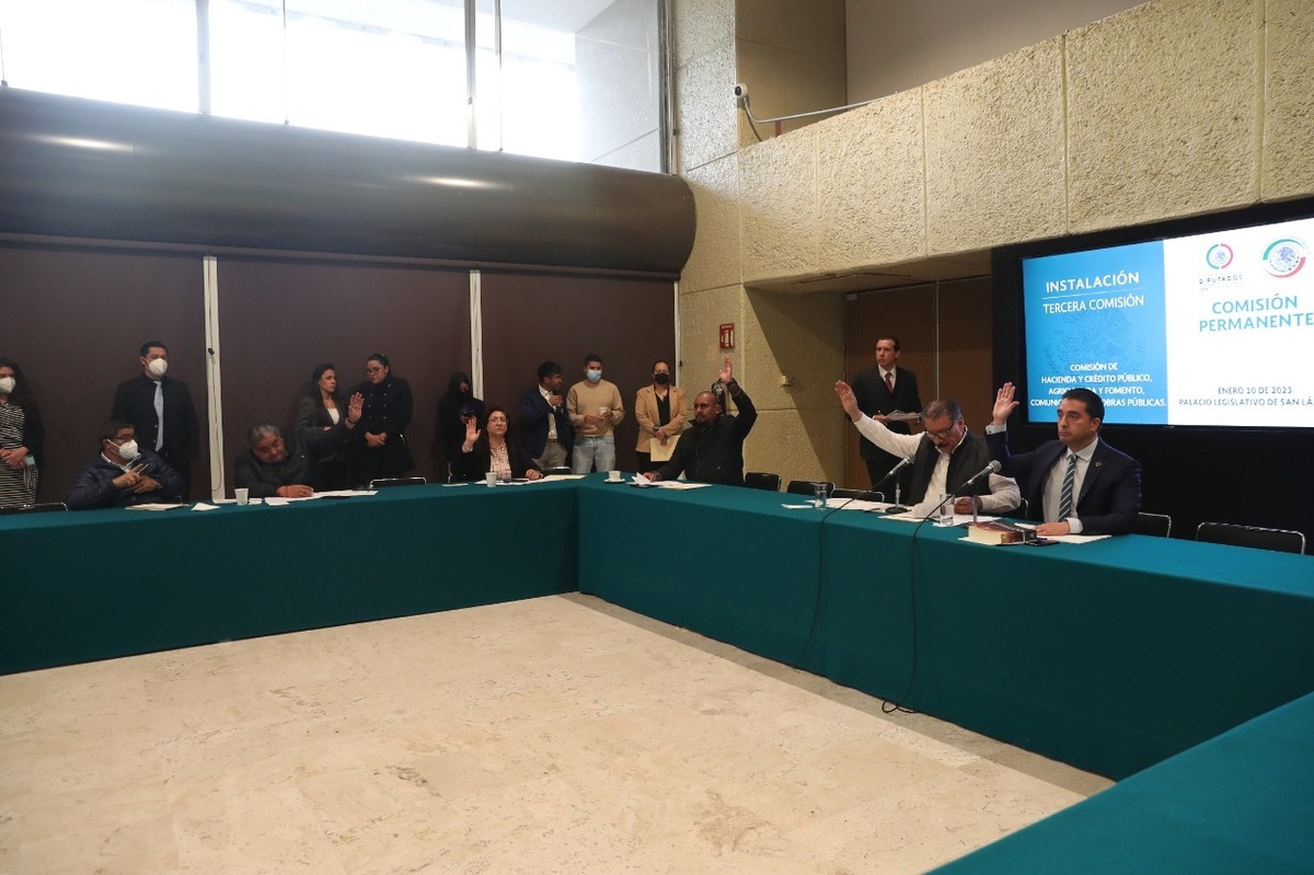 Integrantes de la terna exponiendo sus propuestas ante Senadores y Diputados (Especial)