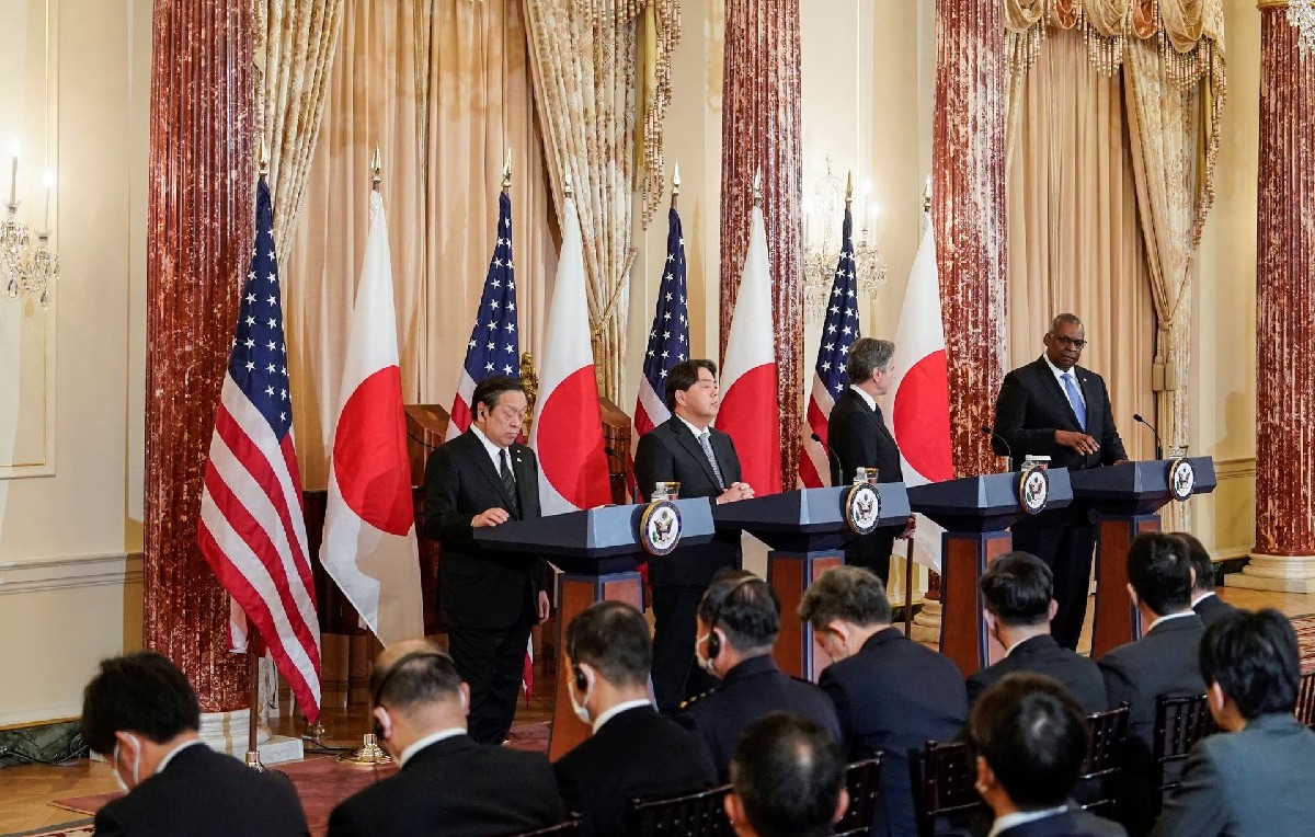 Reunión entre Blinken y ministros japoneses (Reuters)