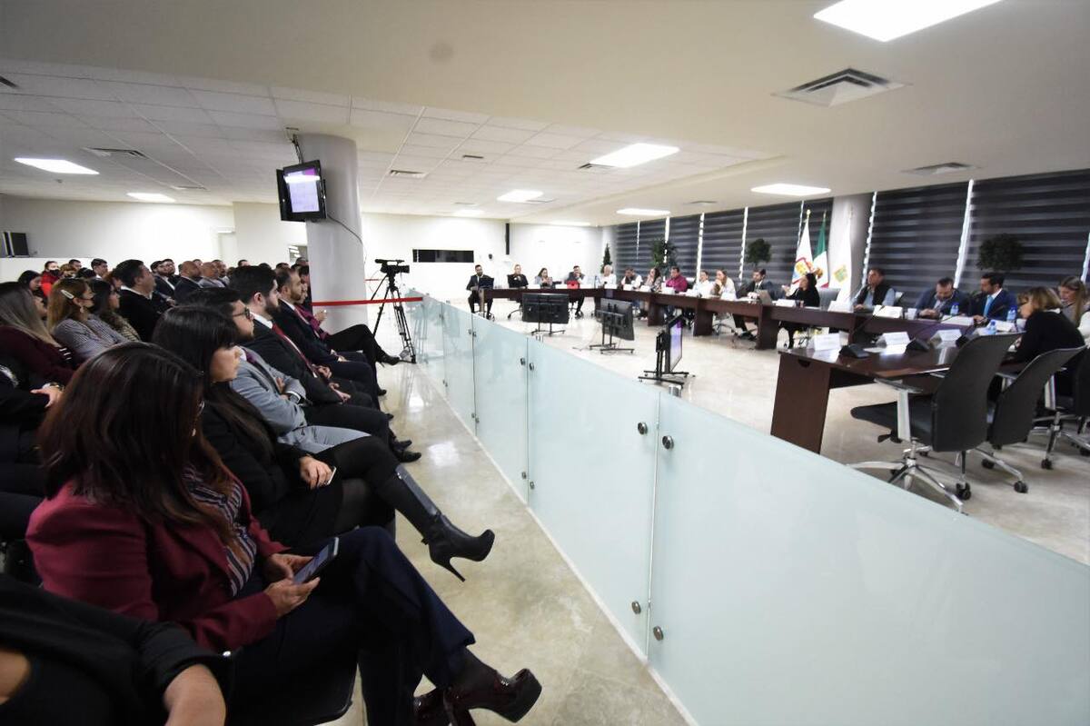 La secretaria del Ayuntamiento afirmó que se apoyo con el trámite de mil 785 cartas de identidad y 17 de residencia. (Facebook)