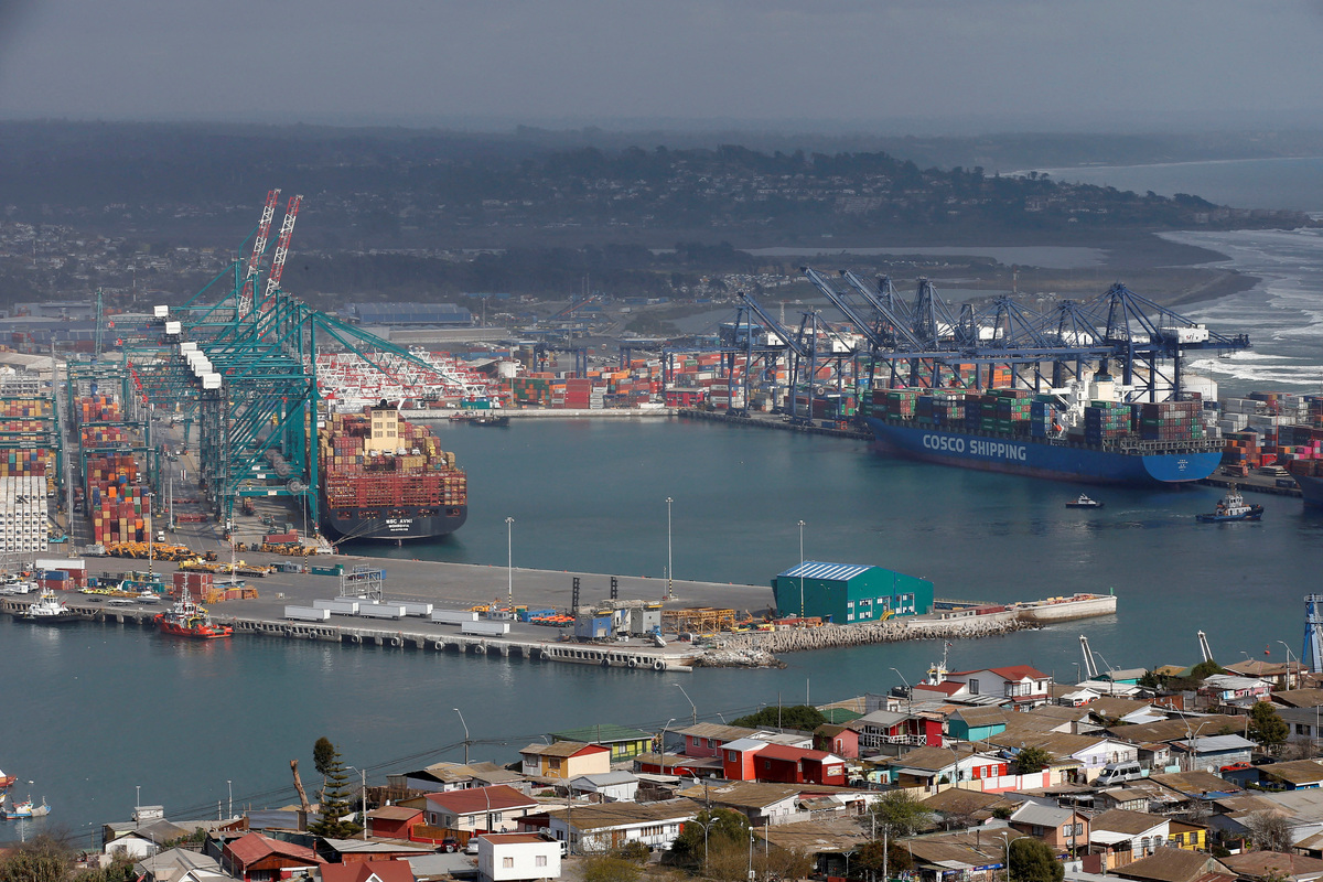 Vista panorámica del puerto de San Antonio, Chile (Reuters)