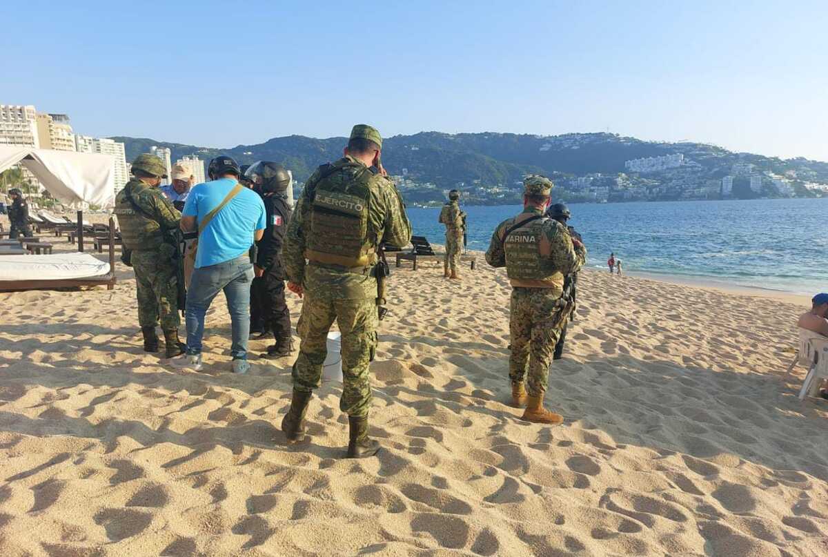 Elementos de seguridad acordonaron el área. (Javier Trujillo)
