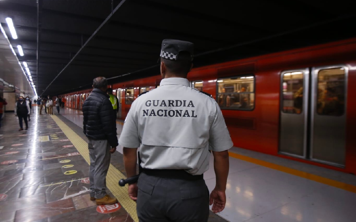 Integrantes de la Guardia Nacional fueron desplegados en el Metro de la ciudad. | Ariana Pérez