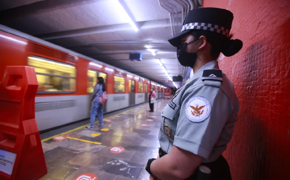 Integrantes de la Guardia Nacional fueron desplegados en el Metro esta mañana. | Juan Carlos Bautista