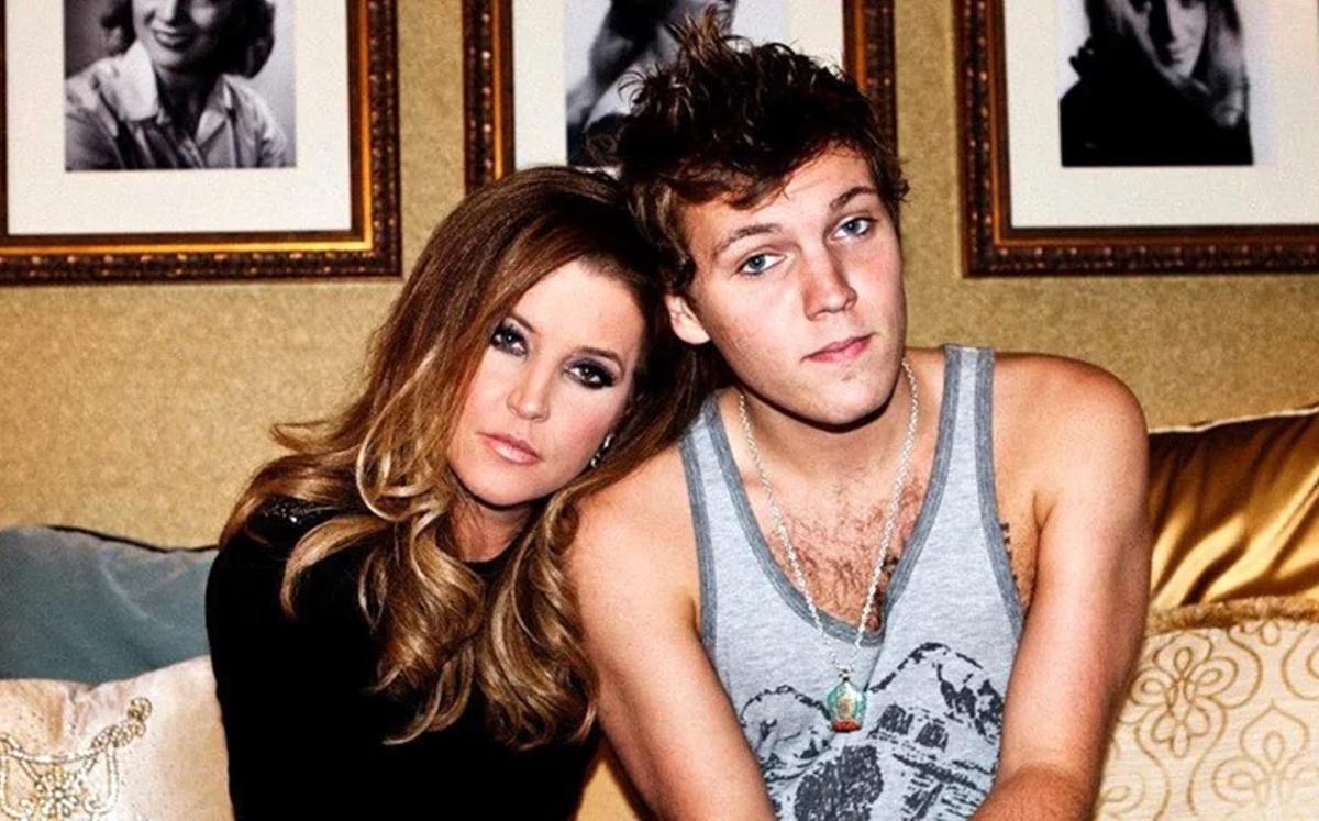 Lisa Marie Presley y su hijo (Especial)