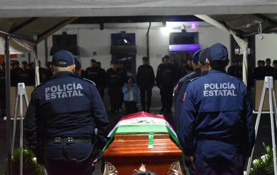 En Veracruz, rinden homenaje a policías estatales asesinados en Córdoba
