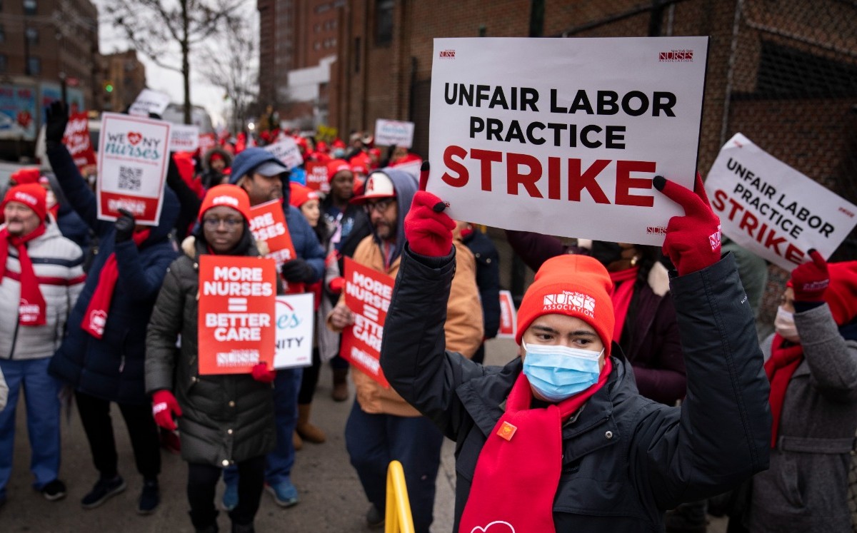 En Nueva York termina huelga de enfermeras tras llegar a acuerdo | AP