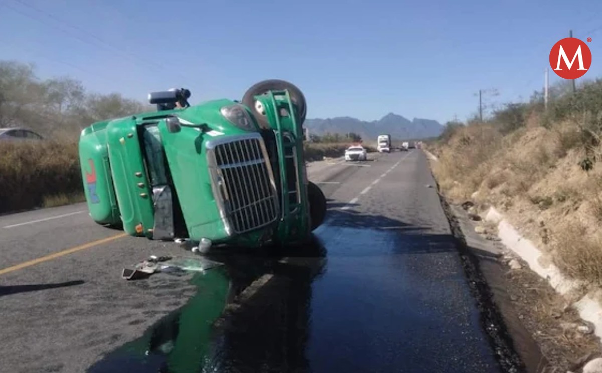 Accidente en la Victoria-Monterrey deja derrame de combustible