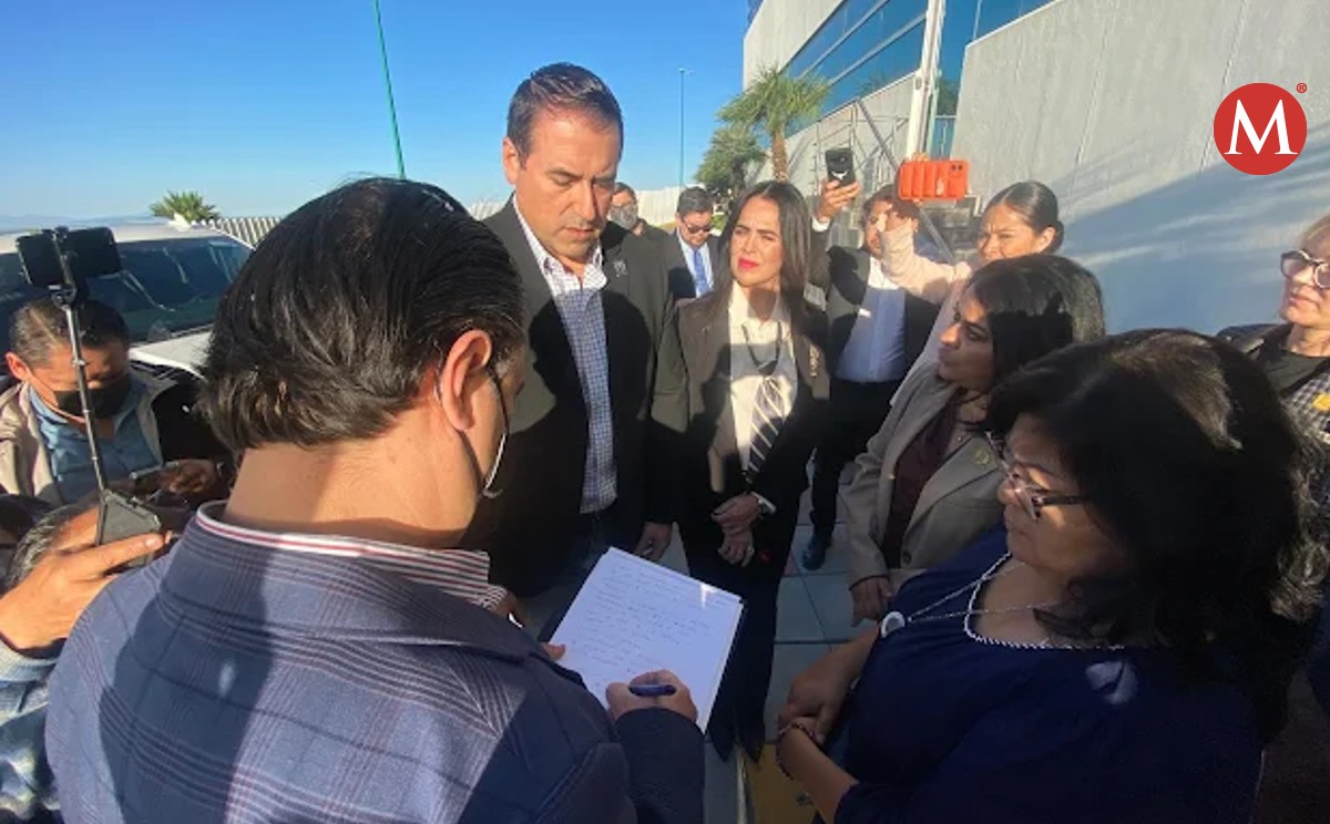 Con notario panistas dejan oficina de Jucopo en Congreso de Tamaulipas