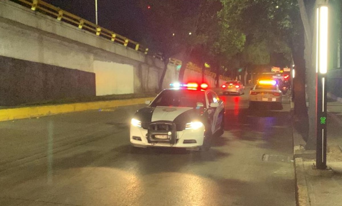 La motocicleta se derrapó en los carriles laterales de Circuito Interior. | Enrique Luna