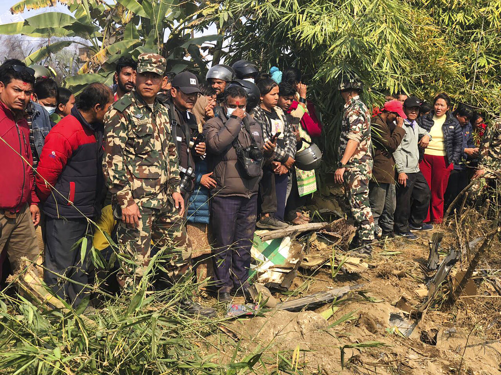 Las autoridades de Nepal desplegaron el contingente de seguridad por la emergencia. | AP