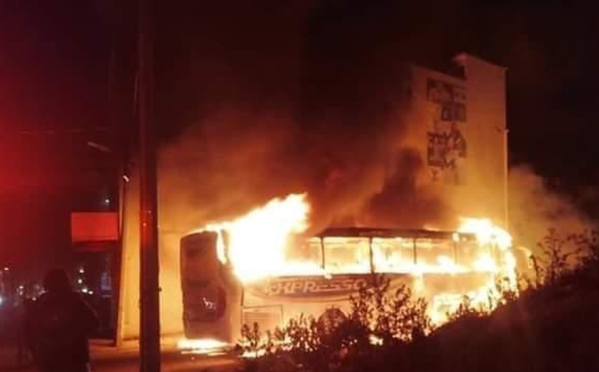 Camión de la ruta Expresso incendiado (Especial)