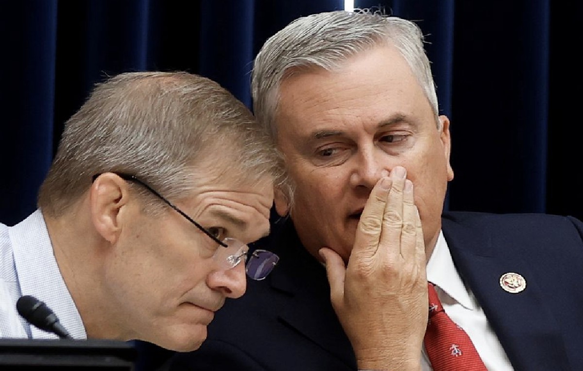 Congresistas republicanos Jim Jordan y James Comer (Reuters)