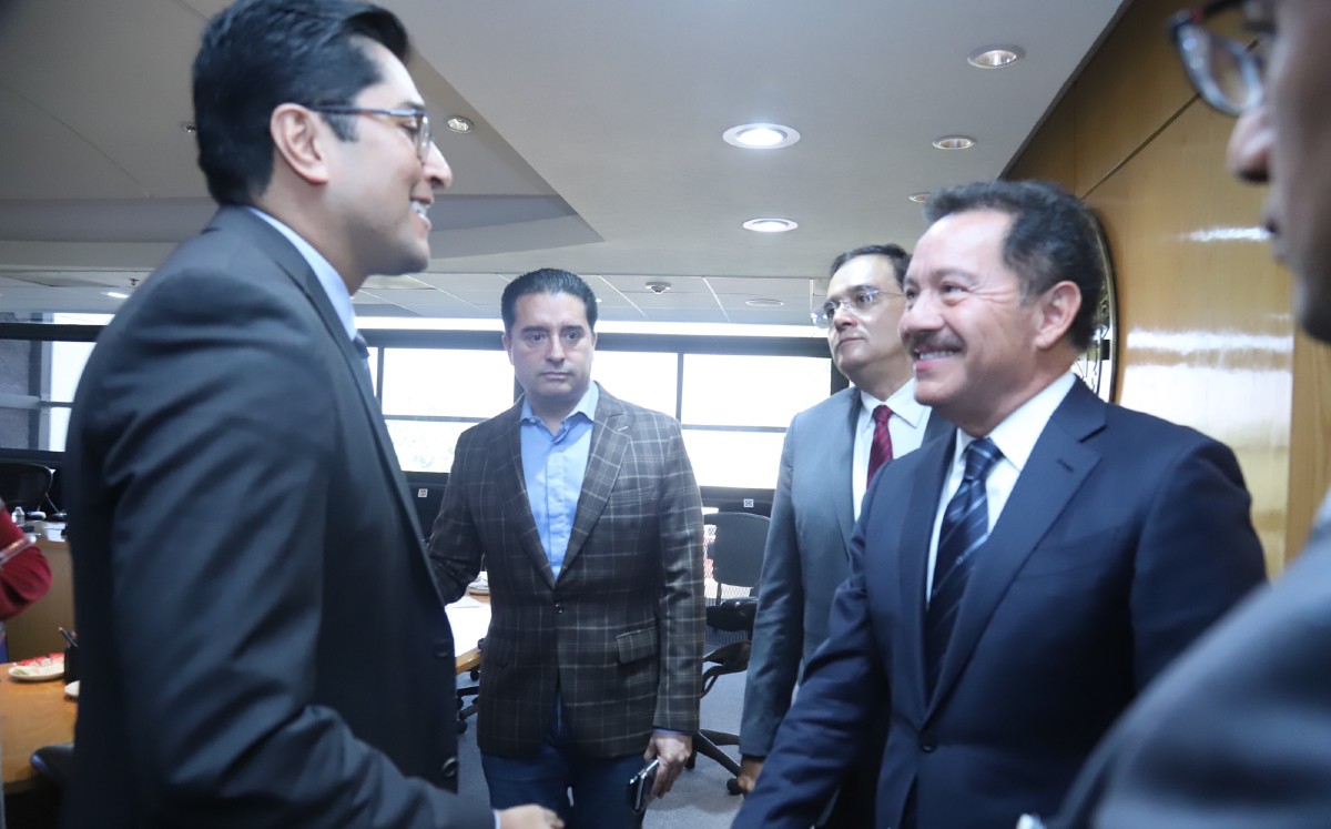 Concluyó posgrado, pero está por titularse, dice candidato a subgobernador de Banxico a Jucopo. | Especial