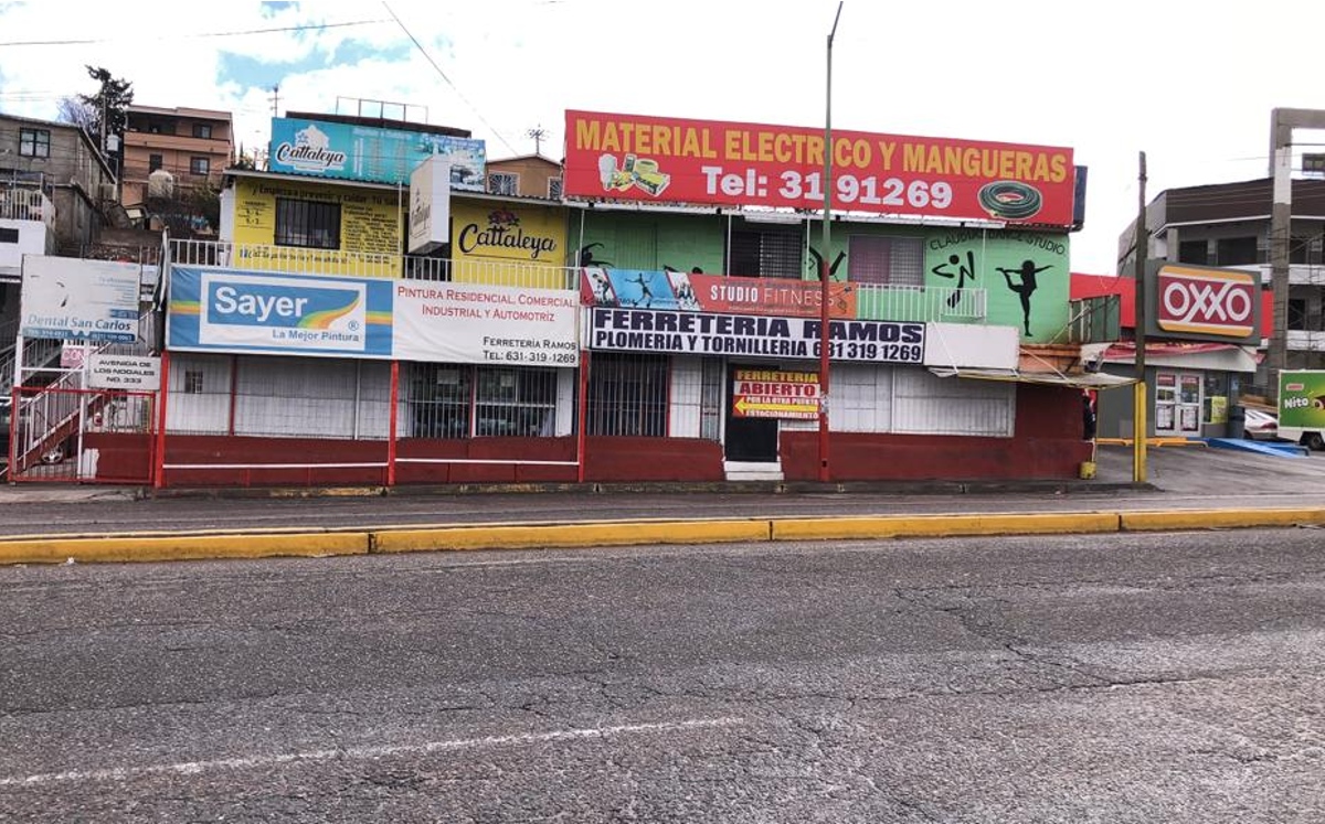 Los agentes acudieron al negocio extorsionado ubicado sobre la avenida Los Nogales de la colonia San Carlos | Marco A. Flores