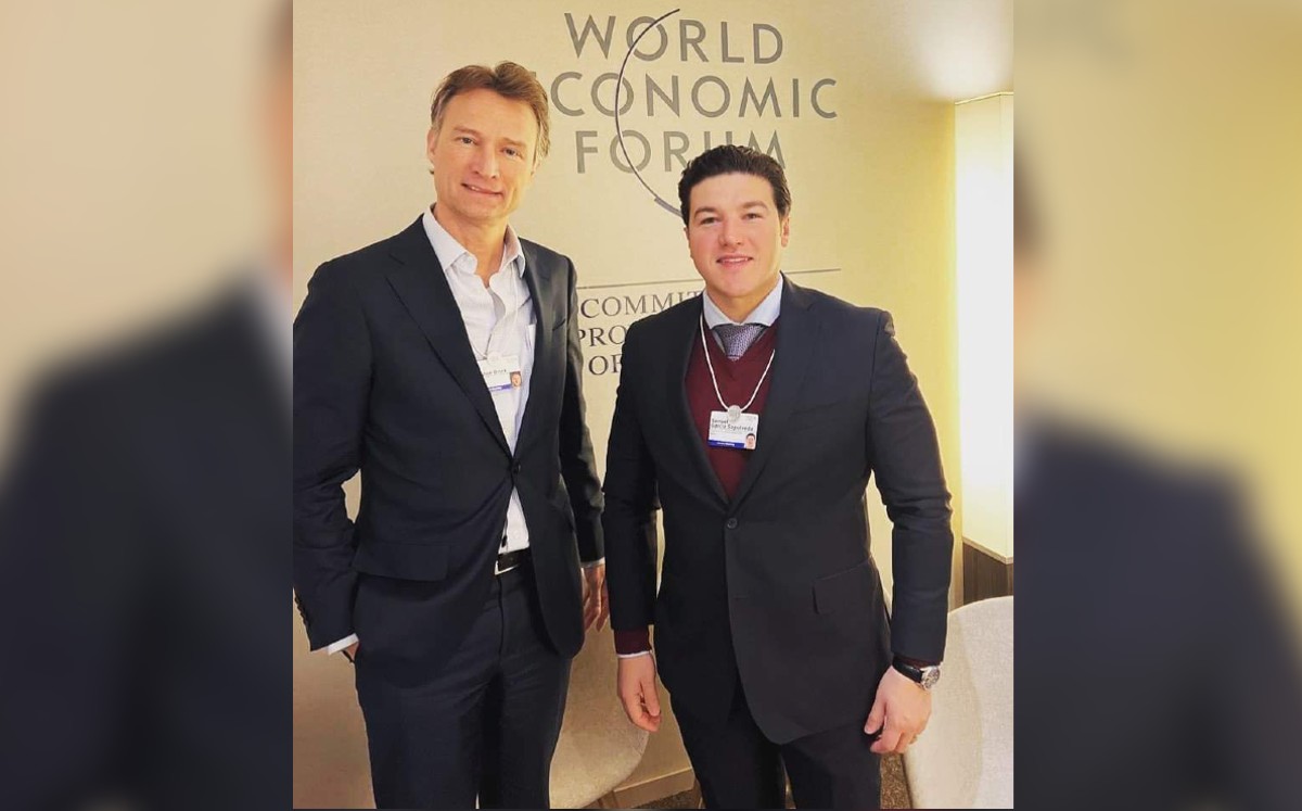Samuel Garcia y el director internacional de Heineken, Dolf Van Den Brink | Especial