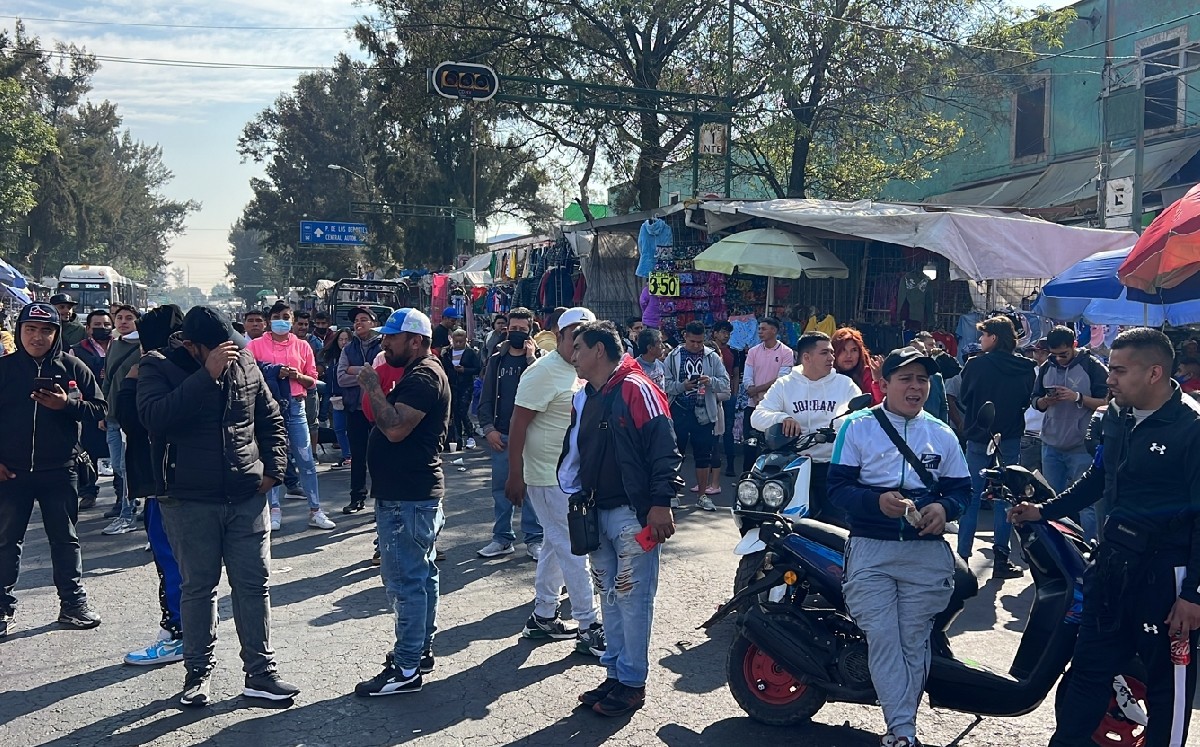 Los comerciantes cerraron el Eje 1 Norte durante 40 minutos. | César Velázquez