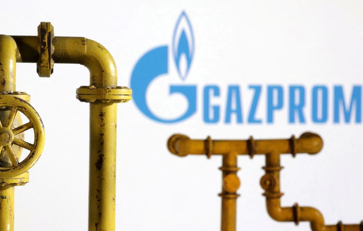 El gigante energético ruso Gazprom, anunció una reducción del suministro de gas a Europa  (Reuters)
