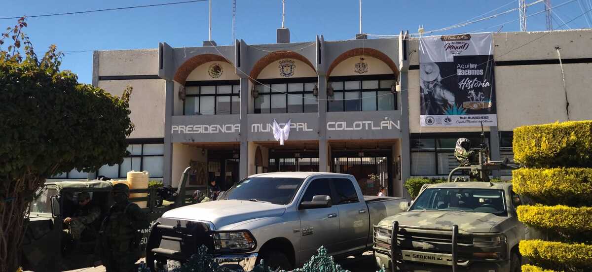 Sigue la presencia del Ejército y Policía Estatal en la Policía de Colotlán (Diana Barajas)
