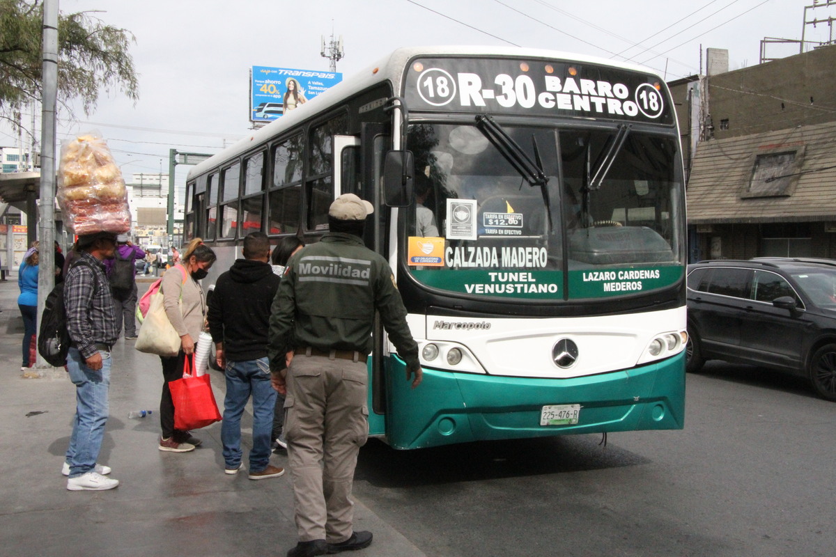 En uno de los casos, un operador de la ruta 228 golpeó a un usuario fuera de la unidad. Foto: Leonel Rocha