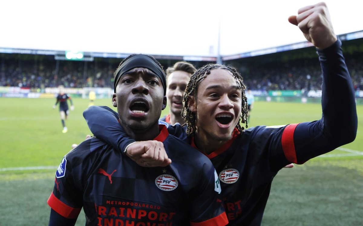 Érick Gutiérrez jugó todo el partido en la victoria del PSV (EFE)