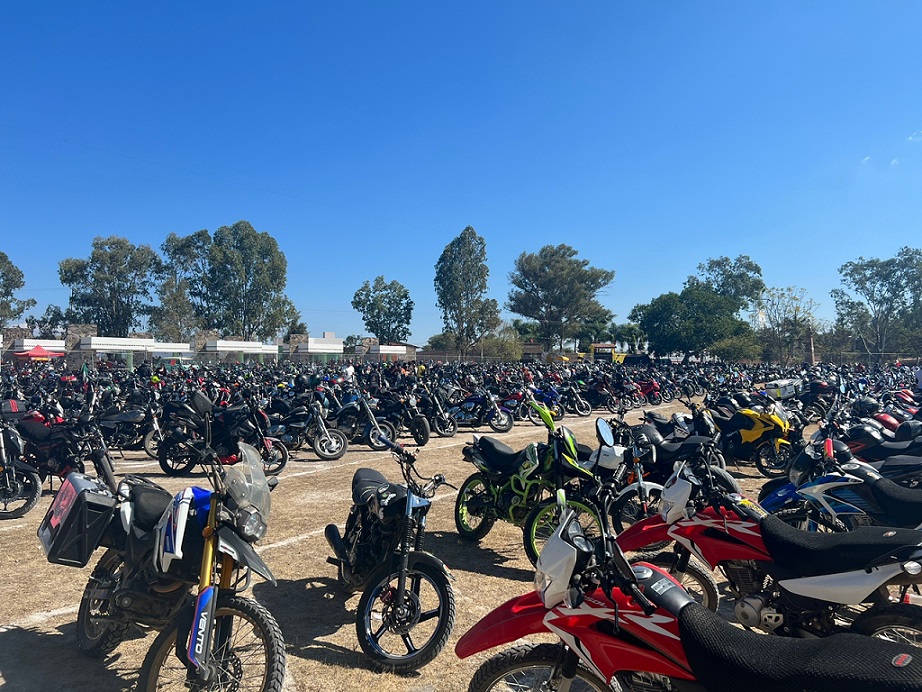 Alrededor de 13 mil motociclistas acuden a Hostotipaquillo para celebrar a 'La Virgen del Favor'