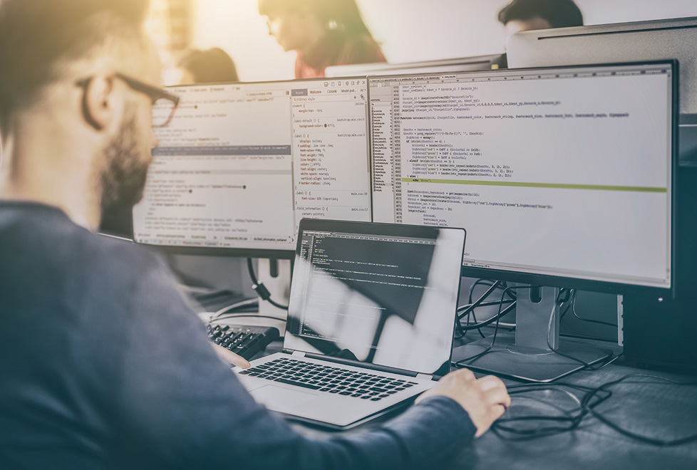 La tecnología avanza en todas las áreas y ofrece un amplio campo de estudio y trabajo.