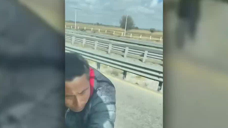 Operadores de un camión grabaron un intento de asalto a su unidad en la carretera Veracruz-Puebla
