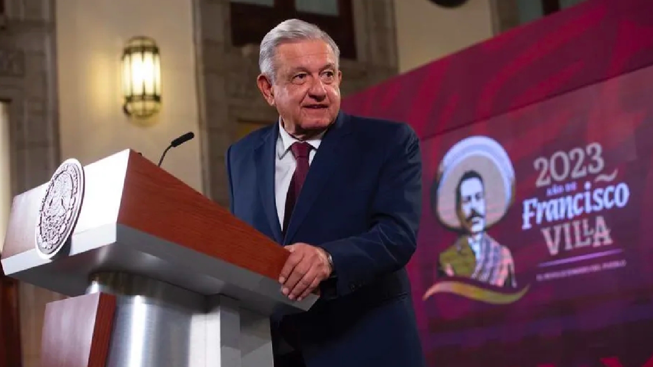 Habrá "evento grande" en el Zócalo para conmemorar la Expropiación Petrolera: AMLO