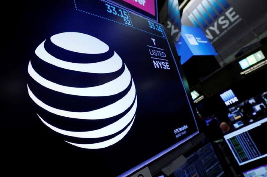 Logo de AT&T en la Bolsa de Nueva York. Junio 2018. Foto: (Reuters)