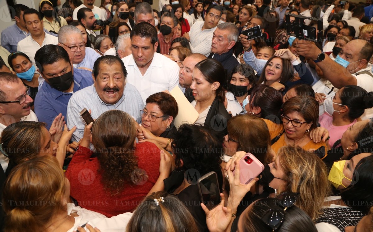 Maestros en el sur recibieron a Arnulfo Rodríguez Treviño, líder del magisterio en Tamaulipas. (Yazmín Sánchez)