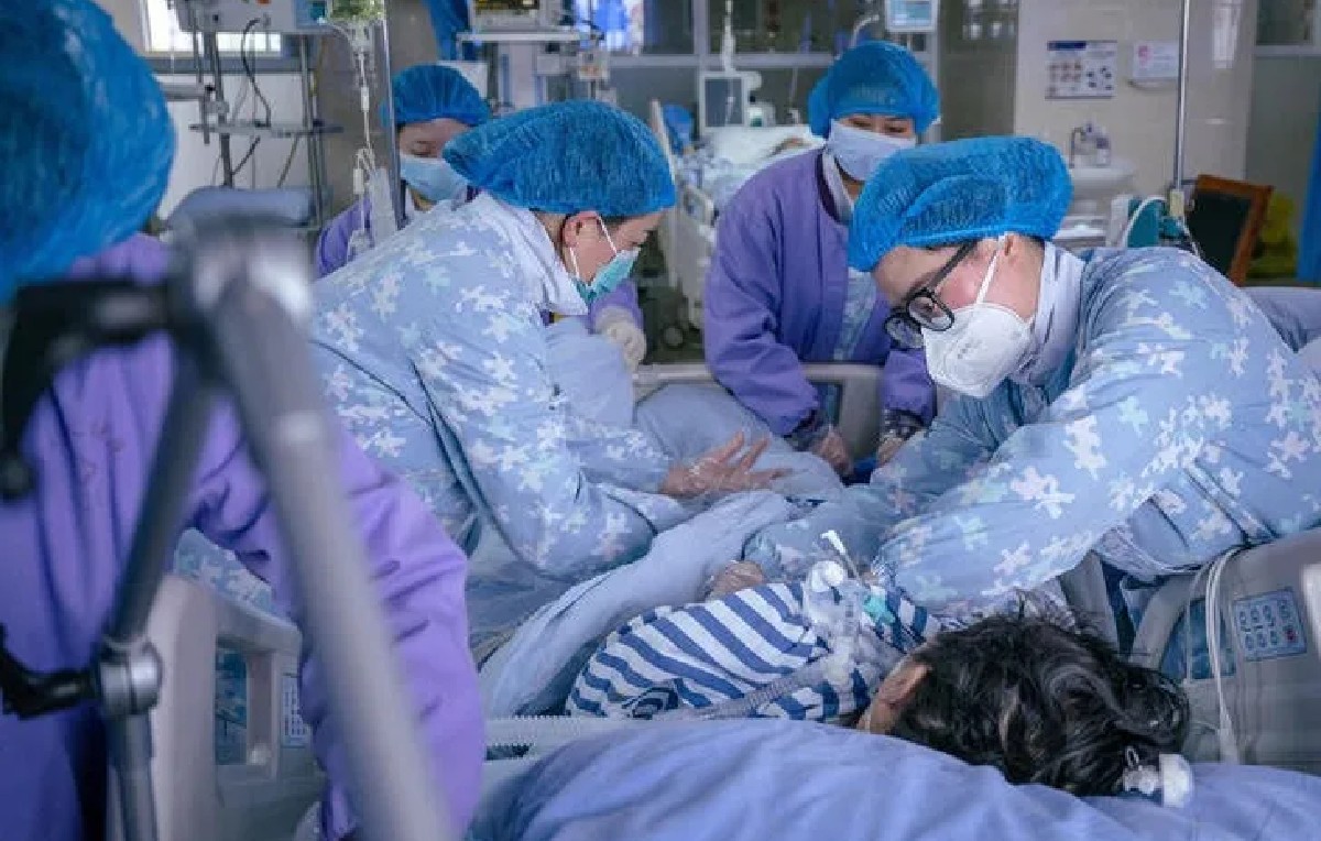 El último pico de casos de covid-19 en China fue durante diciembre y enero (Reuters)