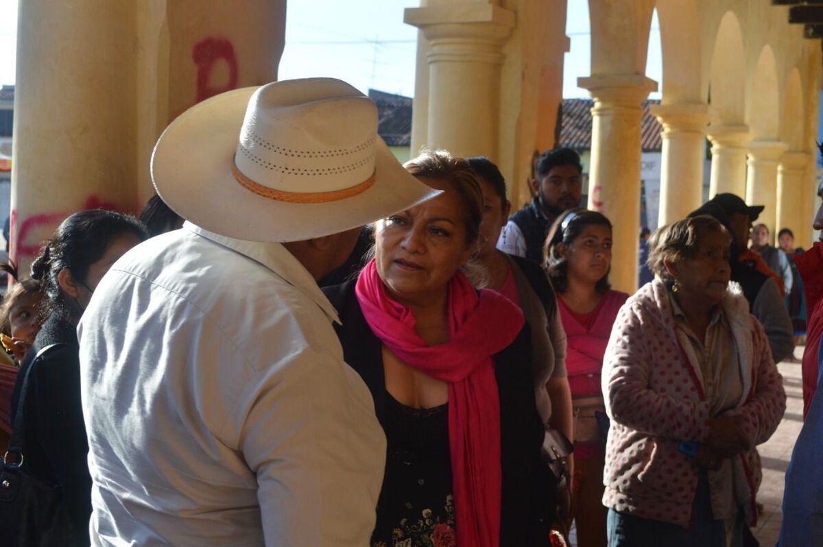 Piden a la presidenta municipal el pago de personas que fueron despedidas. (Jhonatan González)