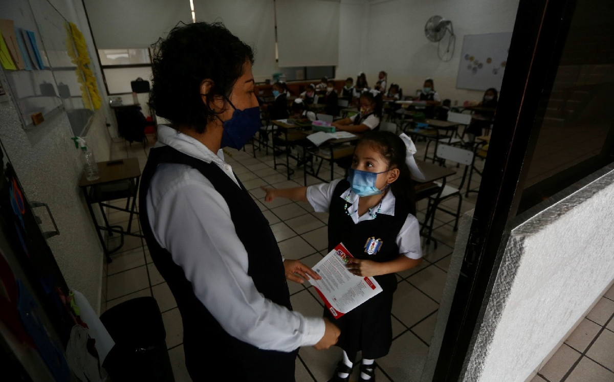 El rezago educativo se complica dibido a la falta de capacitación de los docentes. | Cuartoscuro