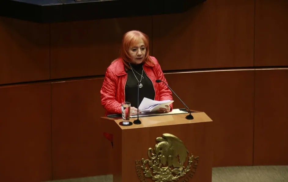 Rosario Piedra entrega a diputados iniciativa para convertir CNDH en Defensoría del Pueblo