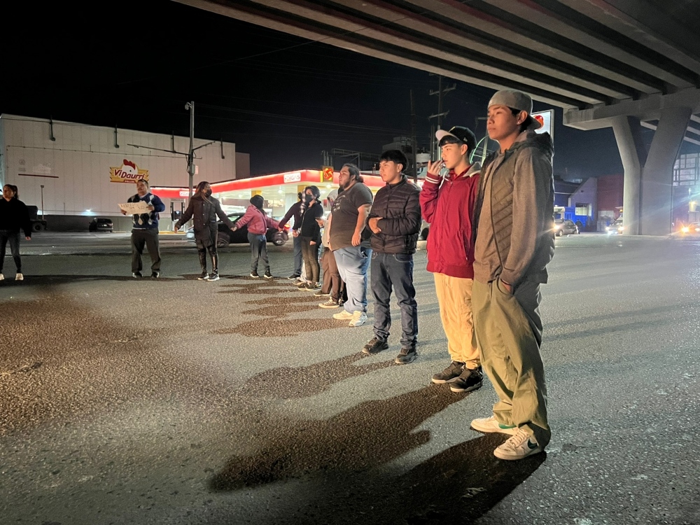 Al menos 50 vecinos decidieron cerrar la vialidad.Foto: Mayte Villasana