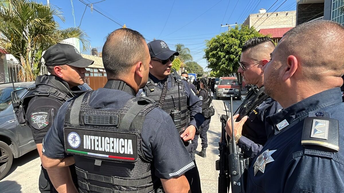 Tras este hecho delictivo se desplegó un fuerte operativo de seguridad en esta colonia de Guadalajara. (Roberto Hurtado)