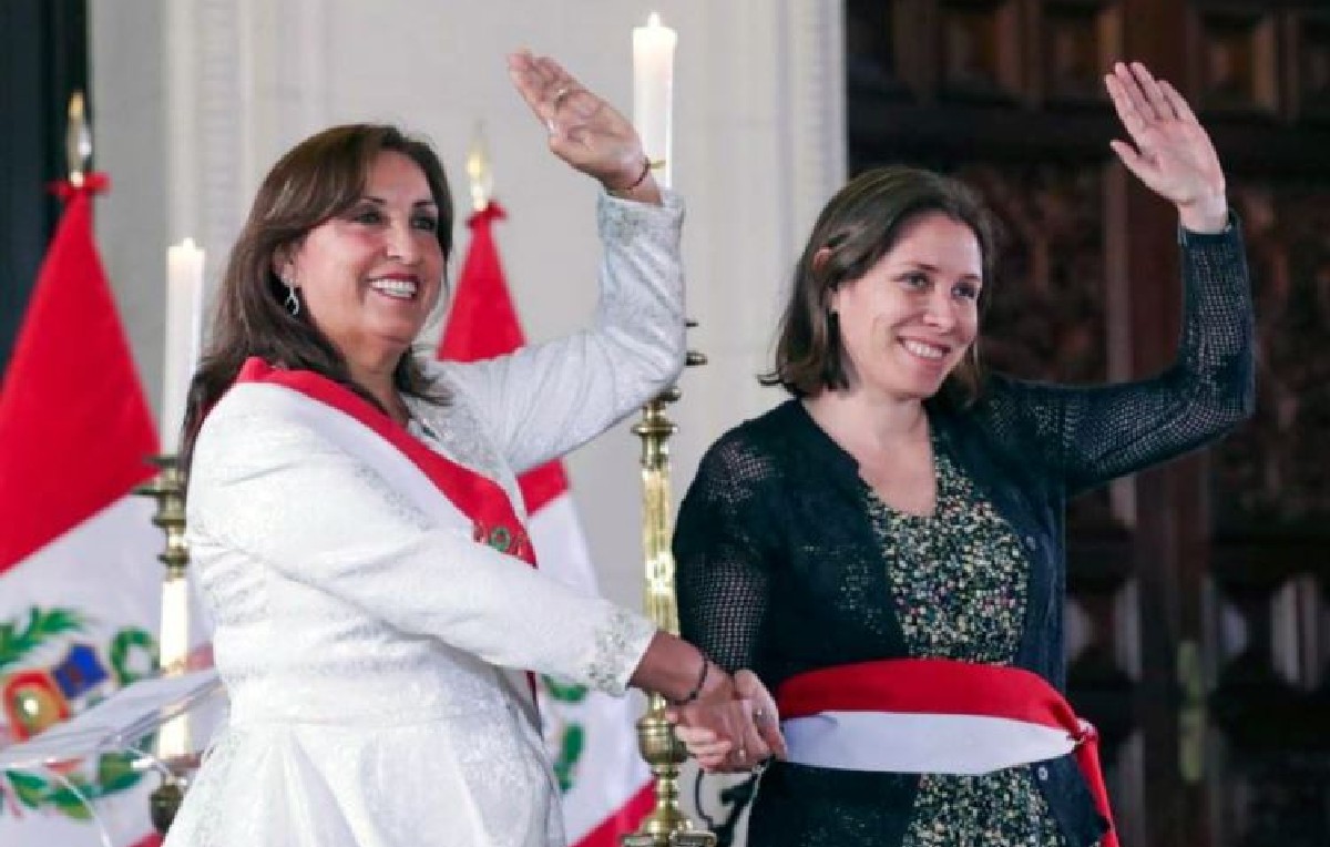 Dina Boluarte y Sandra Belaunde Arnillas, ex ministra de la Producción (Diario oficial de Perú, el Peruano)