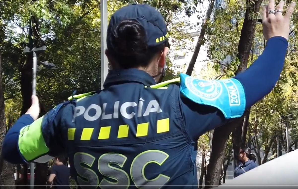 Elementos de la Secretaría de Seguridad Ciudadana acudieron al opertivo. (Tomada de @SSC)