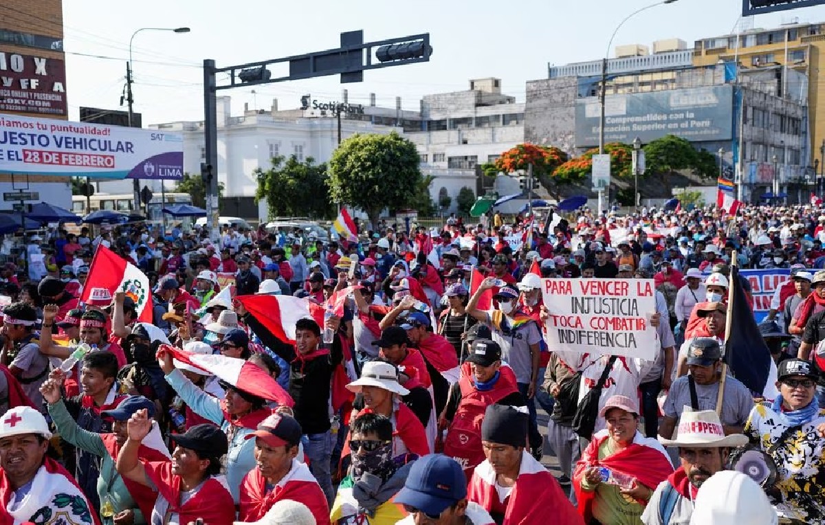 Manifestantes en la ciudad de Lima (Reuters)