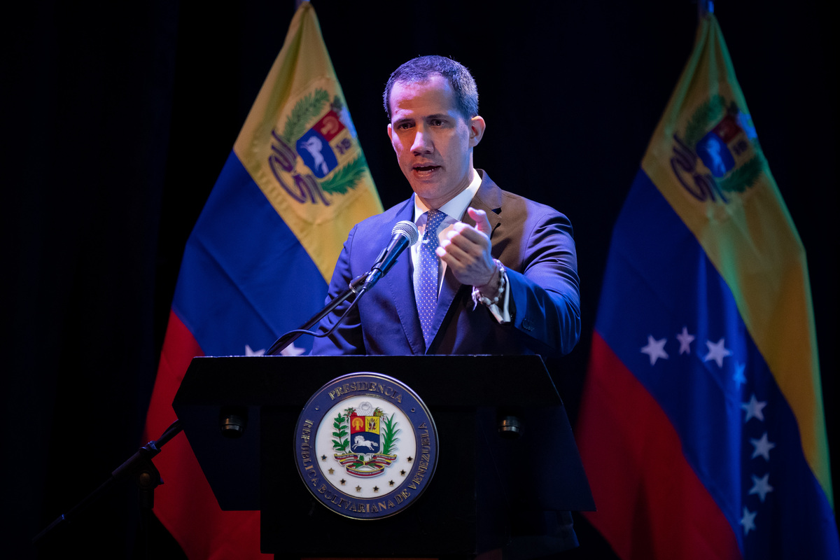 El opositor venezolano Juan Guaidó habla hoy durante una rendición de cuentas del denominado "Gobierno interino", en Caracas. (EFE)