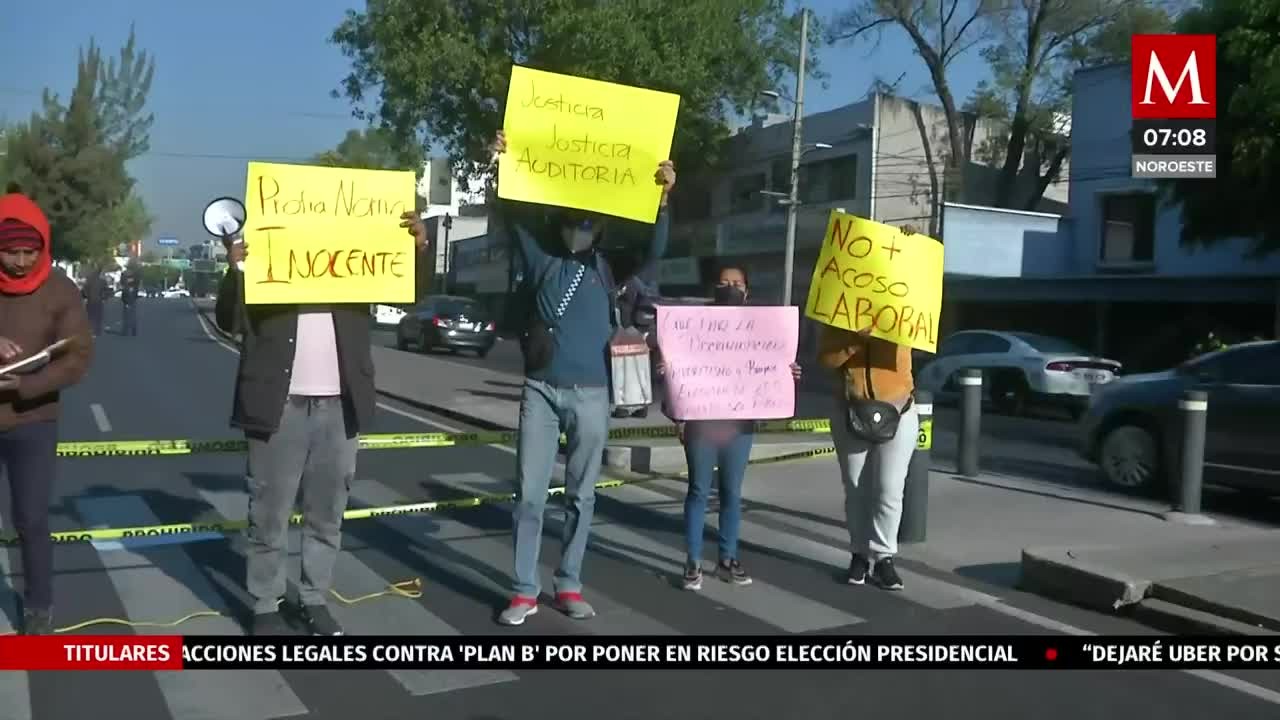 Protestan padres de familia en Avenida México-Tacuba por inconformidades sobre escuela primaria