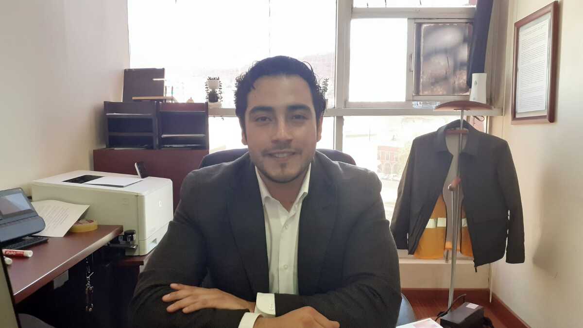 Esteban Espinoza  coordinador de seguimiento de la Secretaría Particular del Despacho del gobernador de Hidalgo (Teodoro Santos)